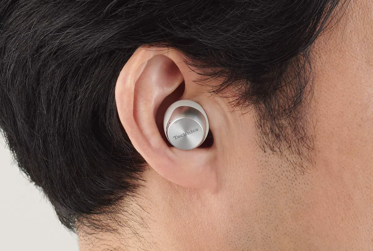 Technics Ecouteurs true wireless EAH-AZ70WE-S I HP 10mm Double réduction de bruits Bluetooth Touch sensor Charge rapide Activation assistant vocal IPX4 silver - Version Française